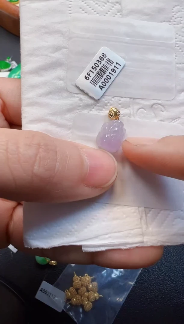 【闪购商品】翡翠吊坠(不含链)18K金镶嵌吊坠