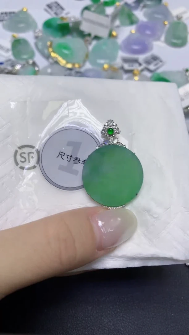 颈饰18K金镶嵌翡翠天然缅甸翡翠A货百元以上9元证书费自理