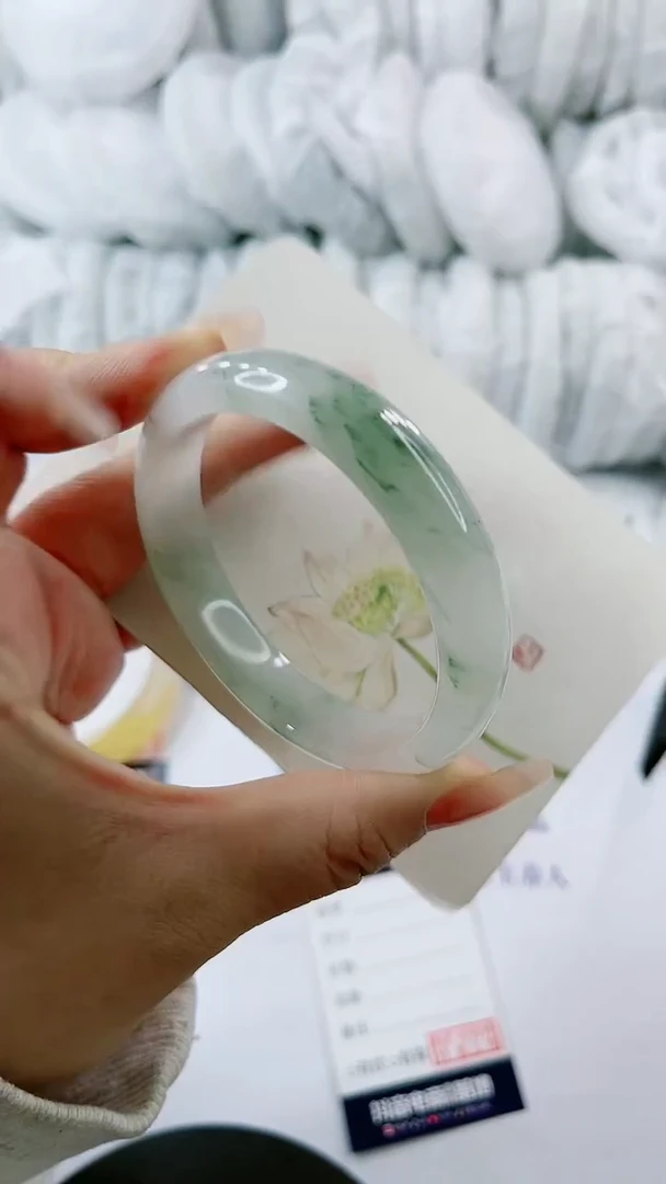 【闪购商品】石英质玉手镯未镶嵌0162639175-多样性发货