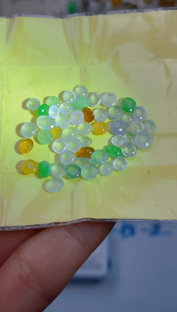 未镶嵌定制翡翠天然翡翠蛋面49