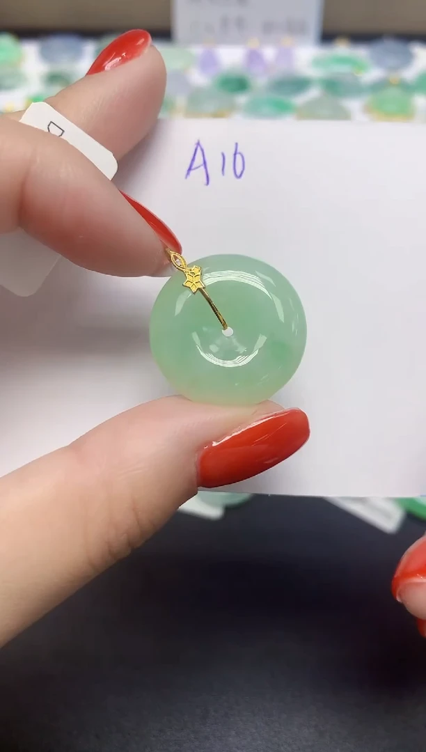 颈饰18K金镶嵌翡翠天然缅甸翡翠A货翡翠百元以上9元证书费自理