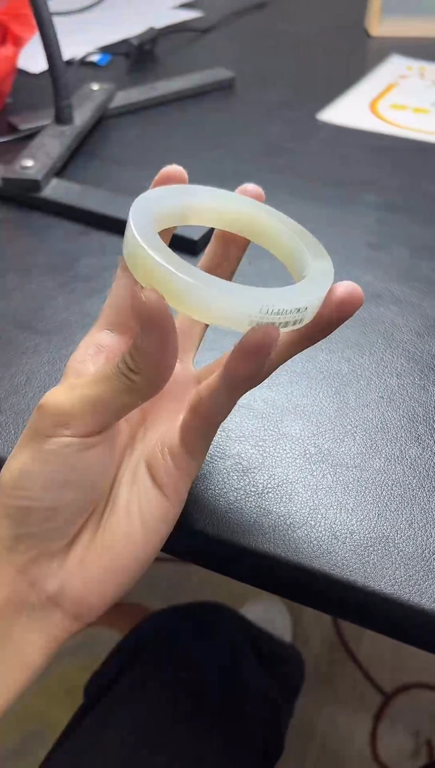 未镶嵌定制手镯定制翡翠当***近定制手镯