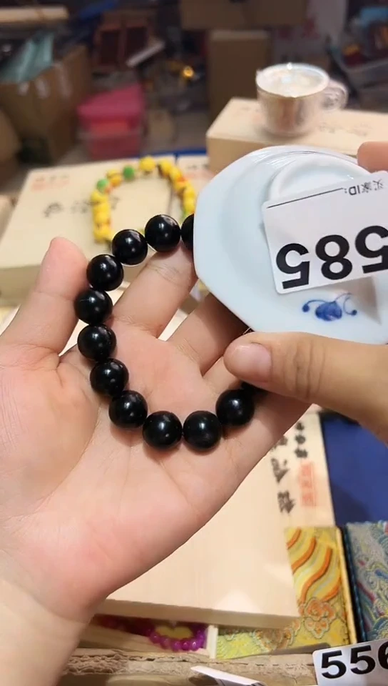 瓷片585