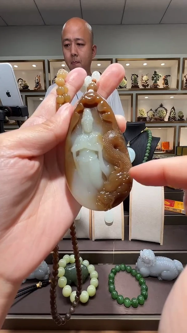 和田玉未镶嵌颈饰苏