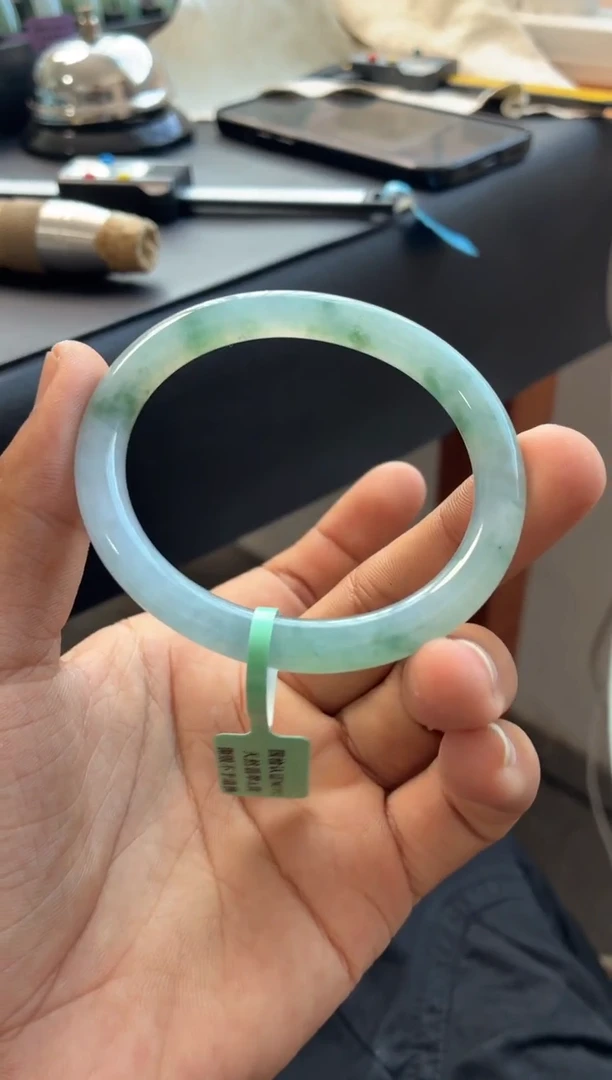 未镶嵌手镯翡翠莫奈花园紫飘花  14号 贵妃圆条 52-53圈口 （微瑕）