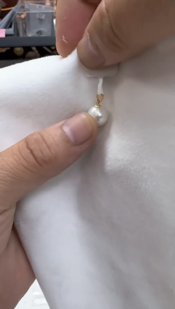 【闪购商品】淡水珍珠颈饰18K金镶嵌9-10吊坠