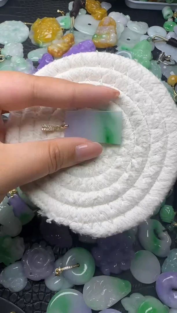 颈饰未镶嵌翡翠缅甸翡翠吊坠