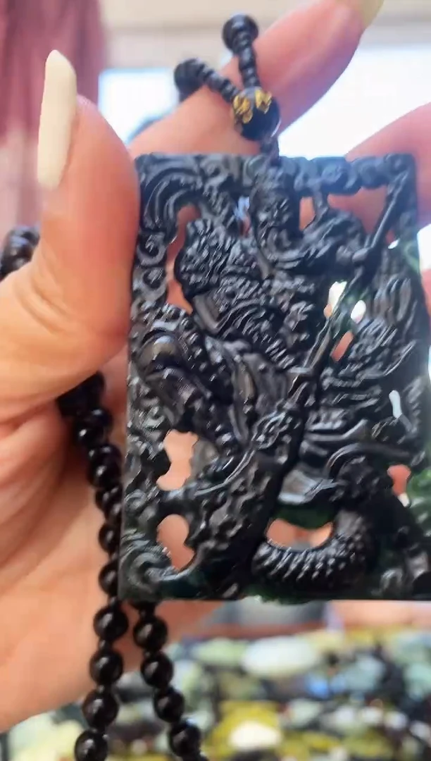 未镶嵌岫玉吊坠