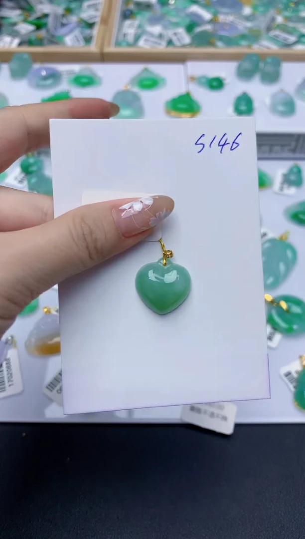 翡翠18K金镶嵌颈饰11111111