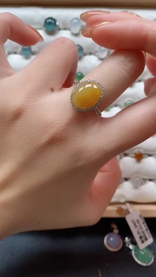 【闪购商品】翡翠戒指银S925镶嵌一物一证一礼盒