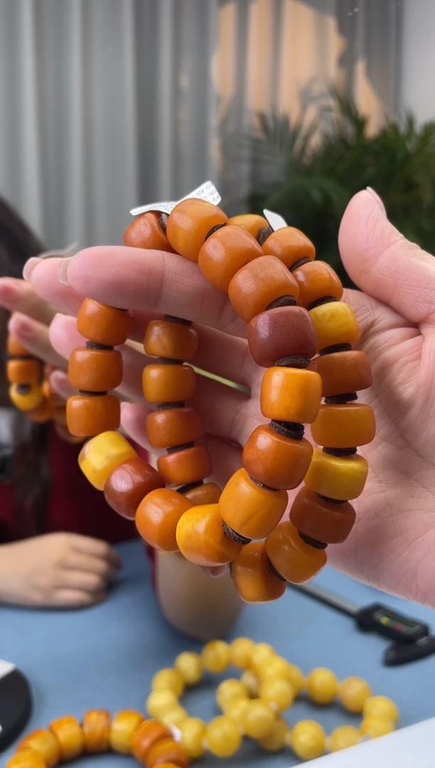 【闪购商品】蜜蜡珠宝奇石未镶嵌假一罚十，多样性发一件032.13