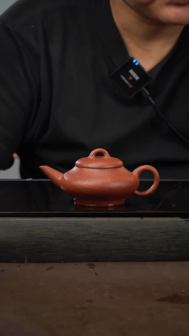 茶壶紫砂19，扁水平，朱泥，120cc