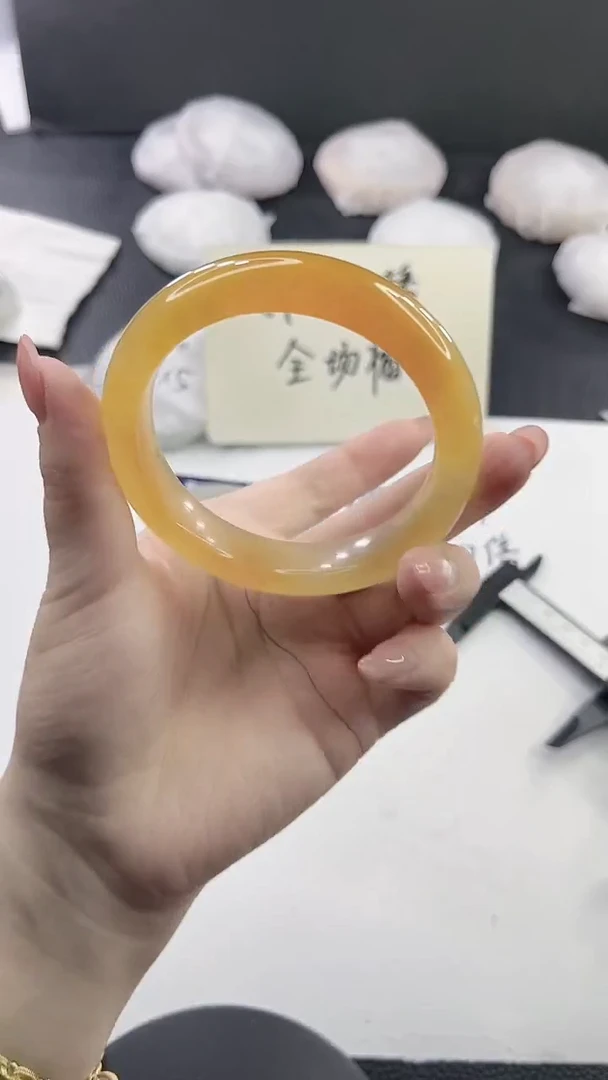 未镶嵌手镯石英质玉L237