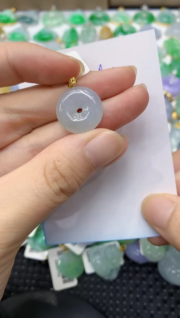翡翠18K金镶嵌颈饰11111111