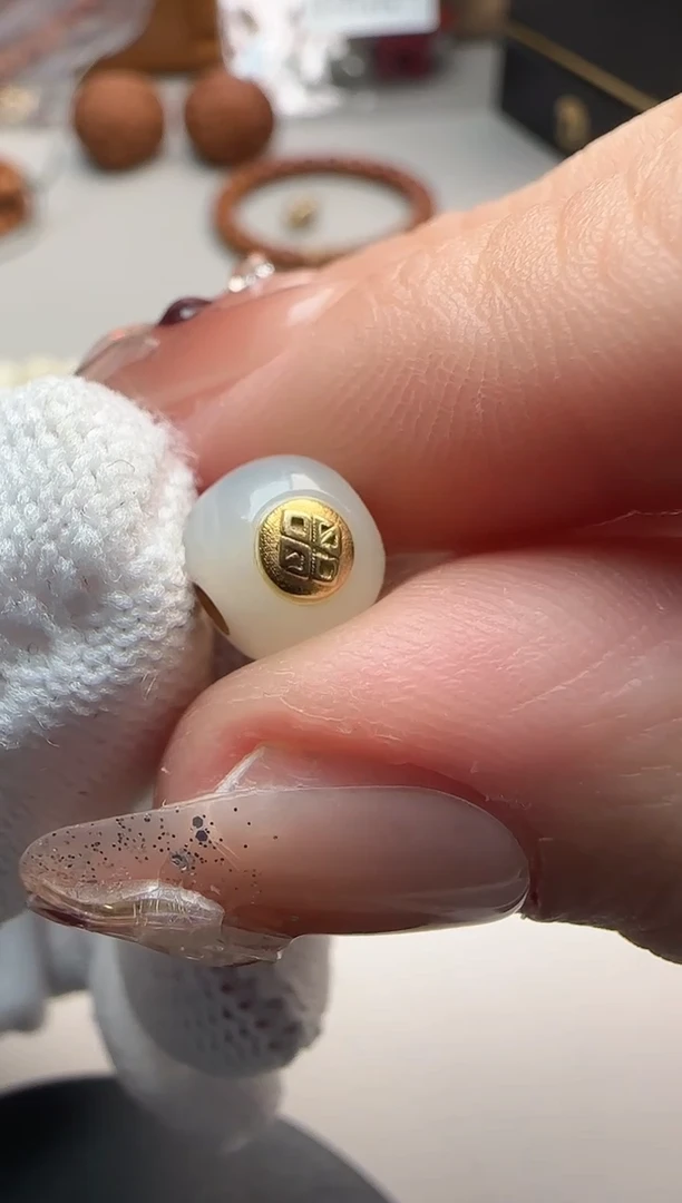 【闪购商品】和田玉（糖玉）颈饰18K金镶嵌和田玉单珠