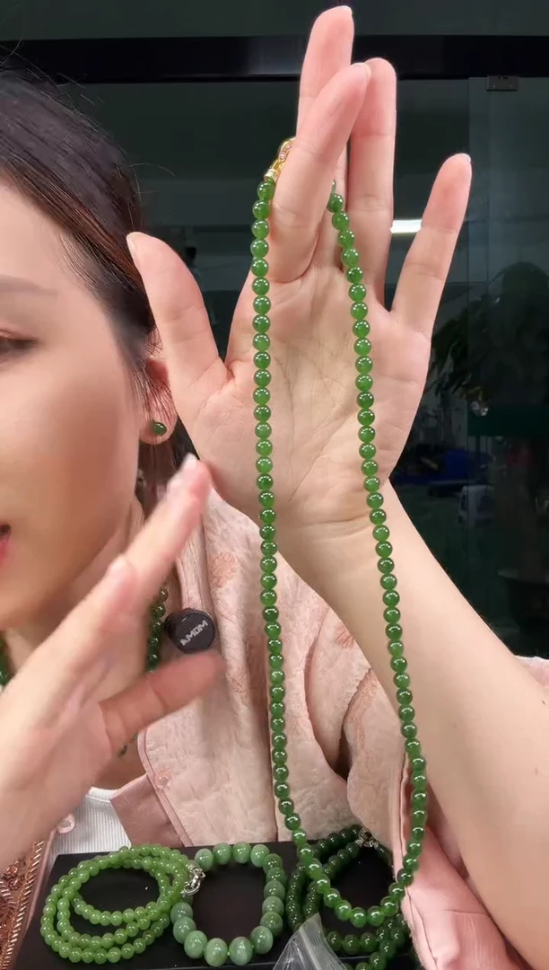 项链未镶嵌和田玉（碧玉）碧玉6mm高阶阳绿色项链