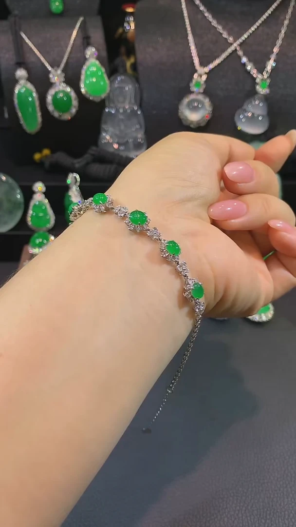 18K金镶嵌手链翡翠手链