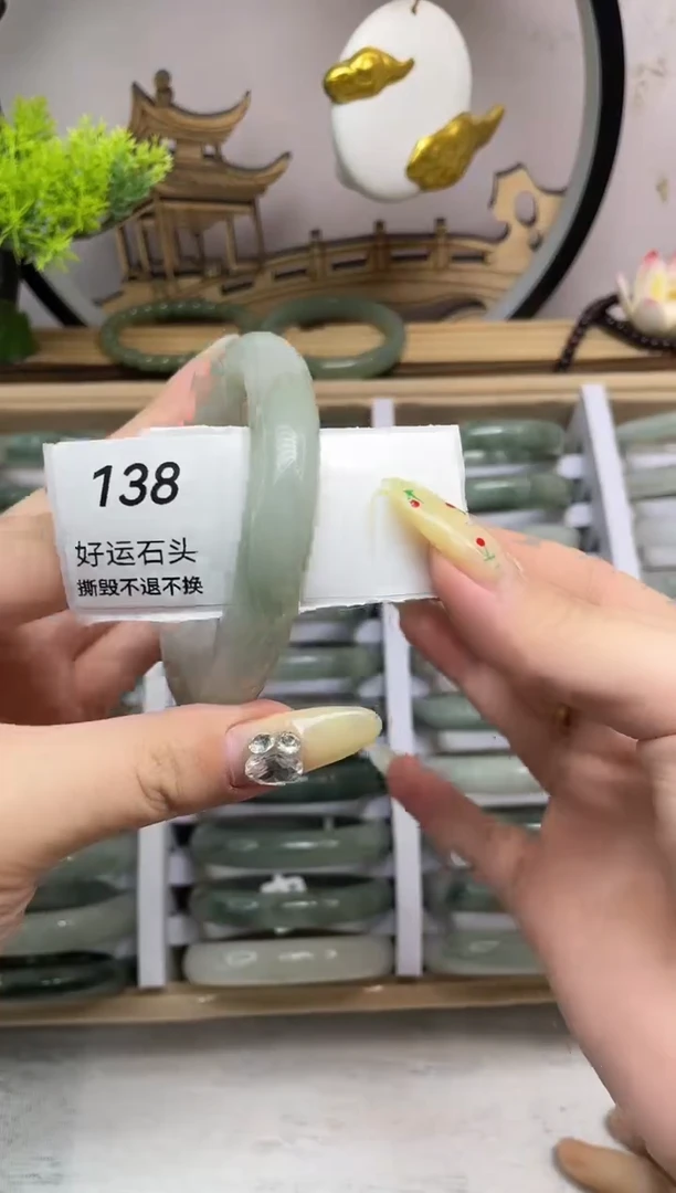 未镶嵌手镯石英质玉138