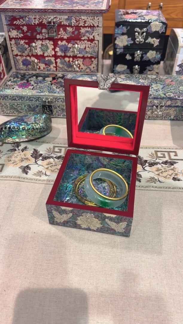 【闪购商品】微瑕红底白边弘贝雅螺钿漆器文化馆