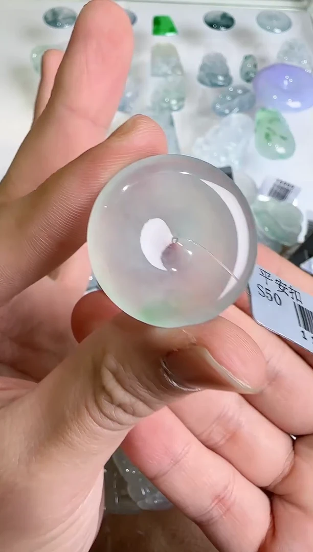 【闪购商品】翡翠吊坠(不含链)未镶嵌