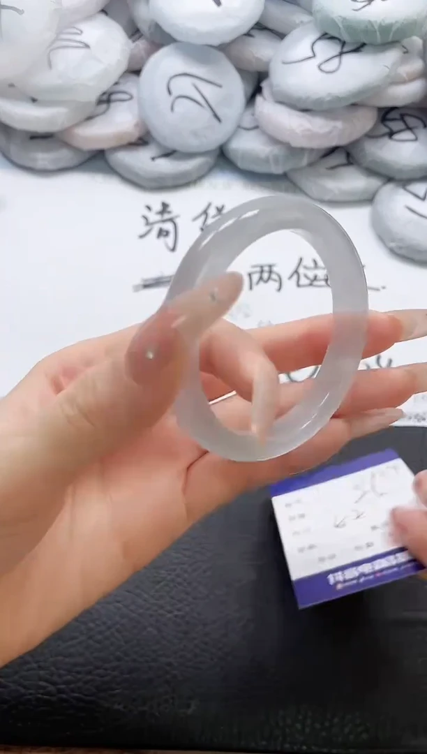 未镶嵌手镯石英质玉264-52