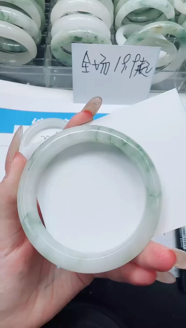 未镶嵌手镯石英质玉222/56.7