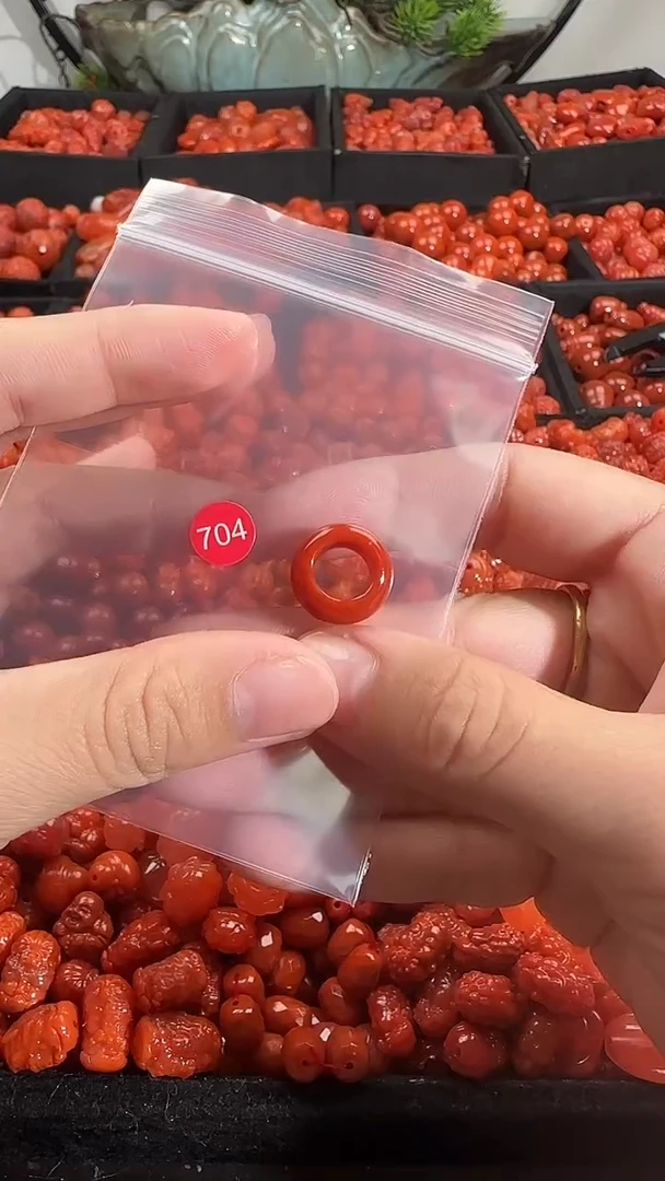 颈饰未镶嵌南红玛瑙1