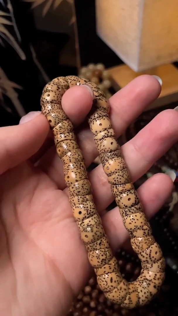 手串星月菩提精工级陈籽桶形大肠10*7手持（B）