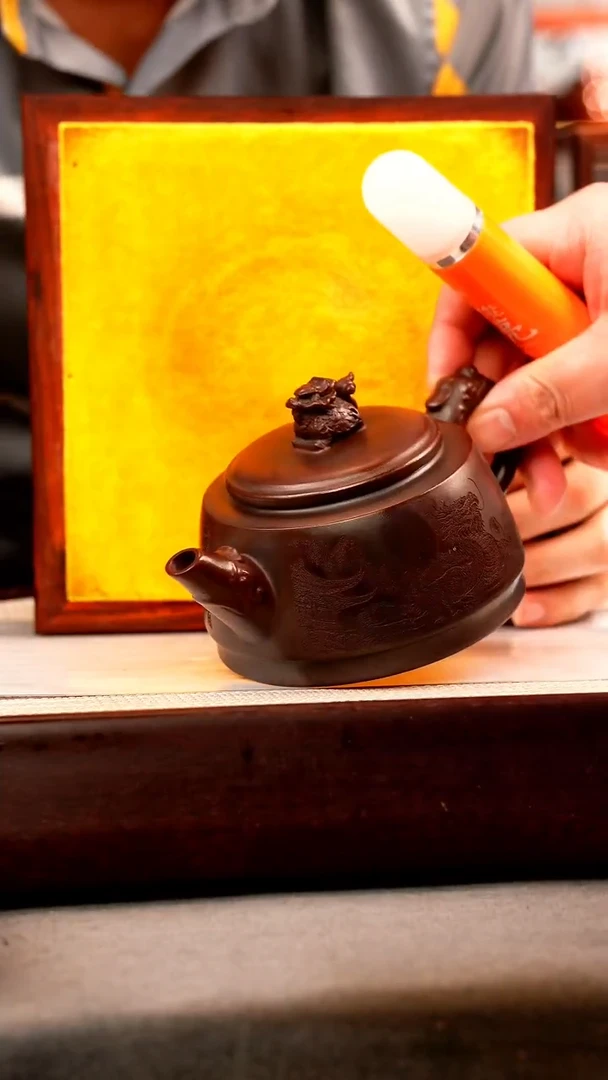茶壶紫砂古乌泥 龙龟 刻绘