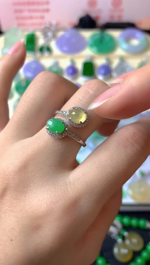 银S925镶嵌戒指翡翠随****。戒指