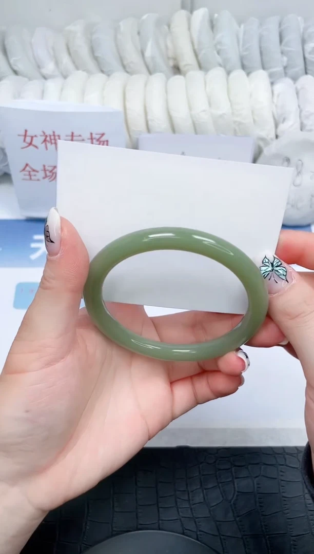 【闪购商品】石英质玉手镯未镶嵌64-59.7