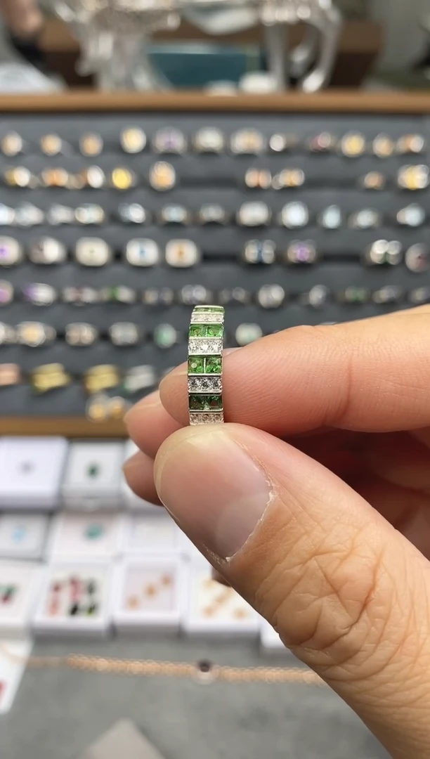 银S925镶嵌戒指石榴石（沙弗莱）拍下备注身高体重