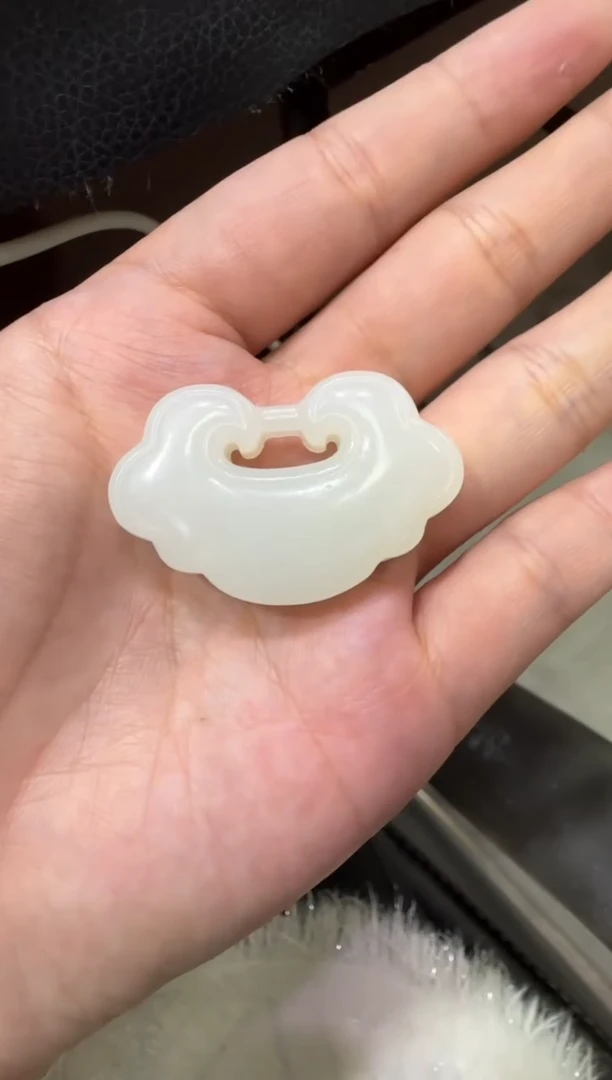 吊坠(赠链)未镶嵌和田玉天泰白玉平安锁 （产地直发）