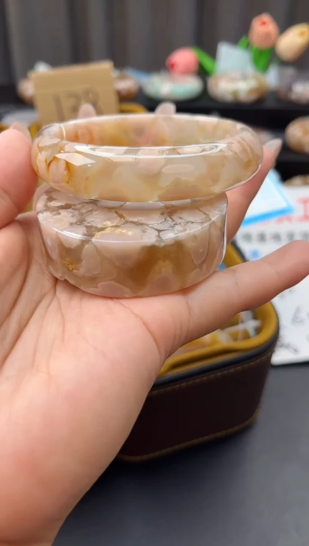 未镶嵌手镯石英质玉赠送镯心（61圈口）