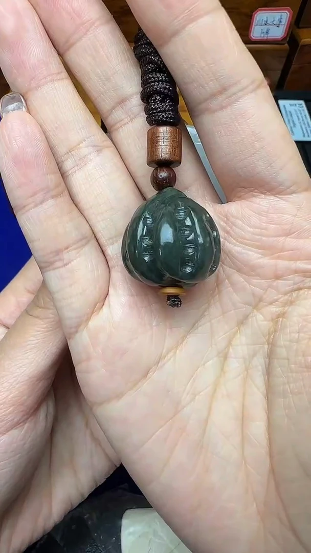 未镶嵌和田玉挂件打*人1