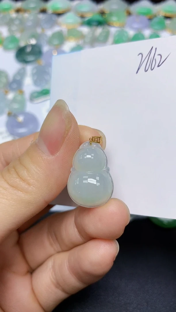 翡翠18K金镶嵌颈饰 天然翡翠A货