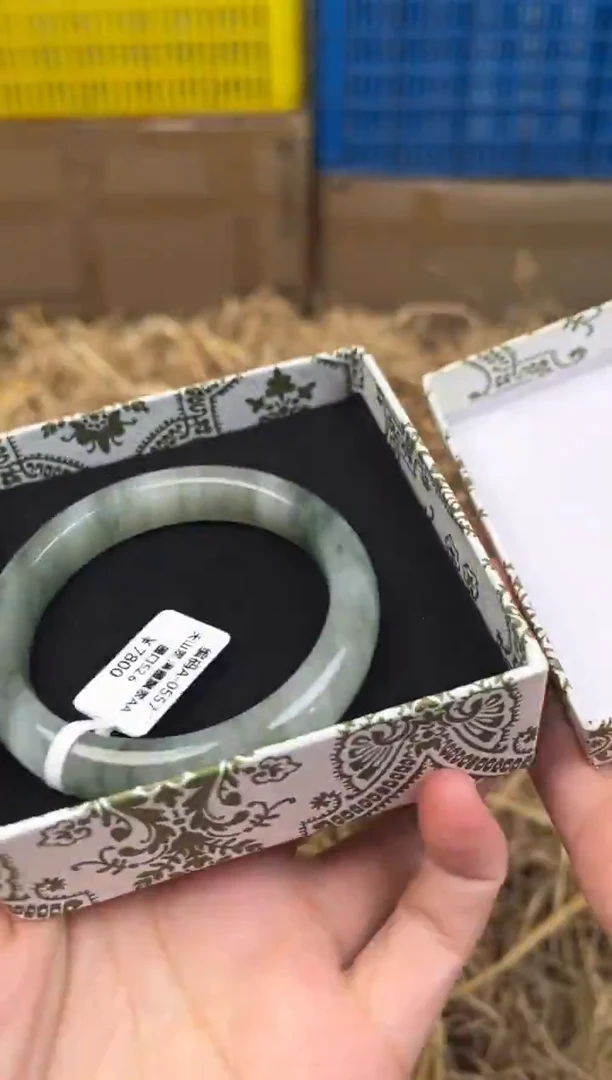 未镶嵌手镯石英质玉编码A0557