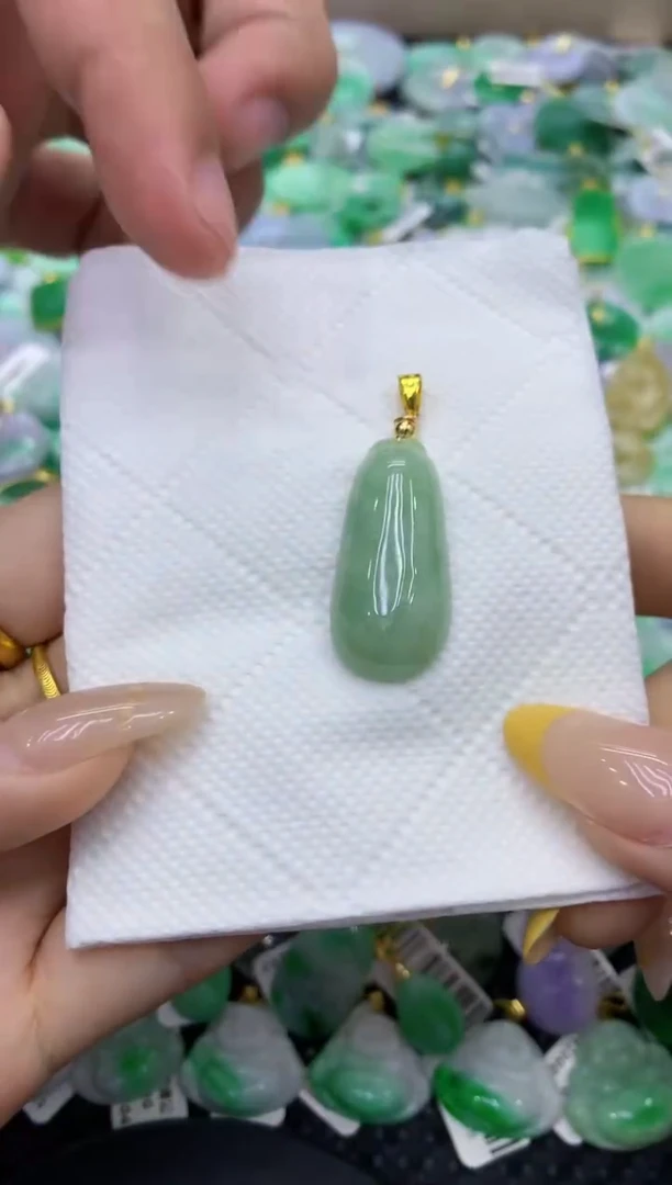 颈饰未镶嵌翡翠天然缅甸翡翠A货