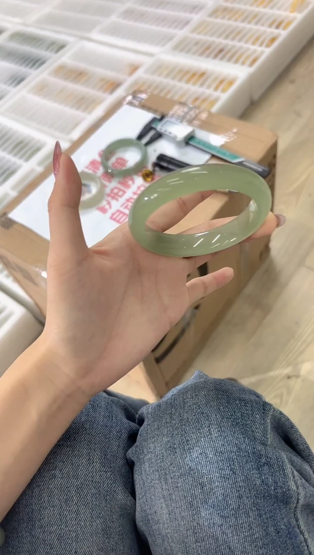 未镶嵌手镯石英质玉58-57D