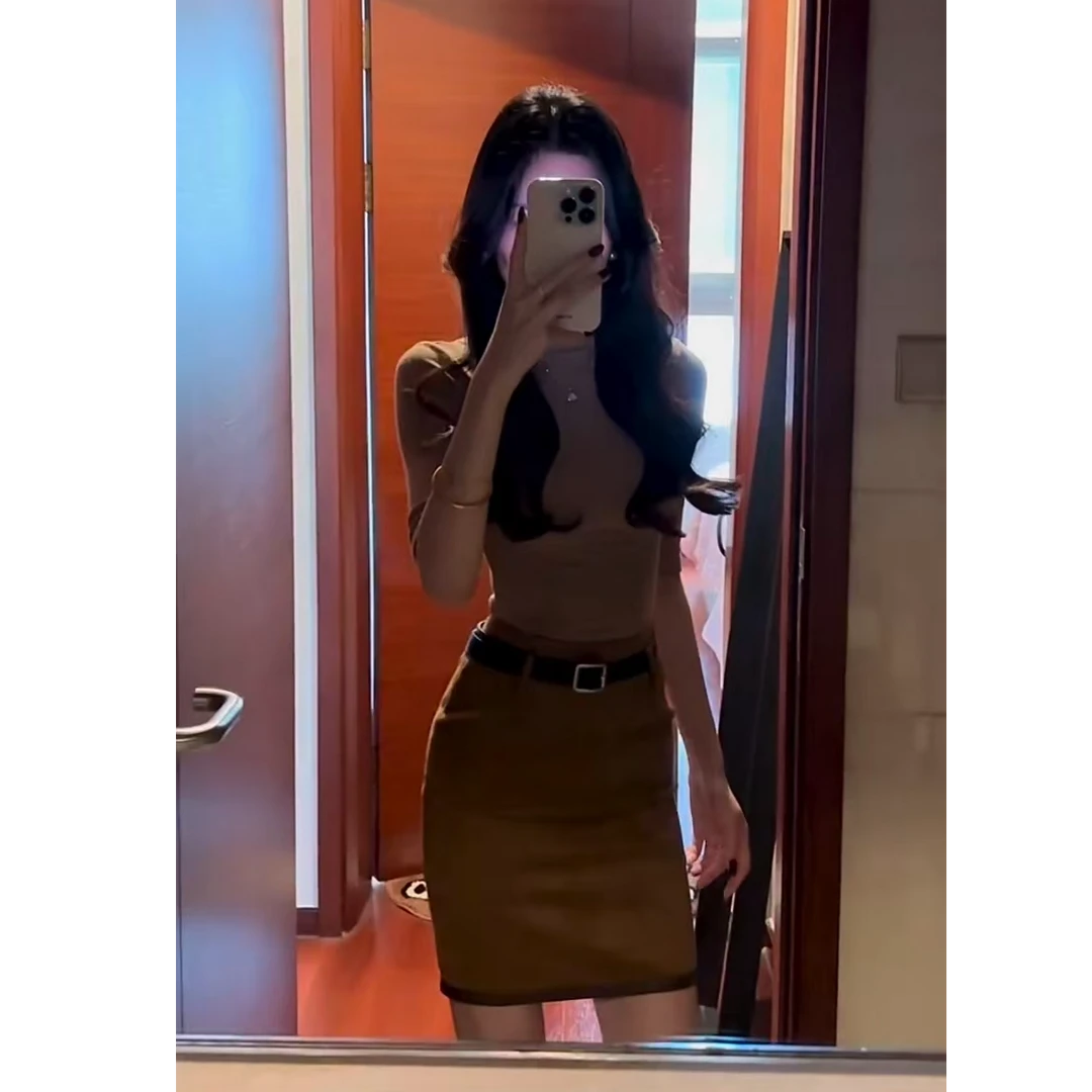 纯欲气质半高领修身中袖T恤女秋冬时尚套装高腰包臀半身裙两件套