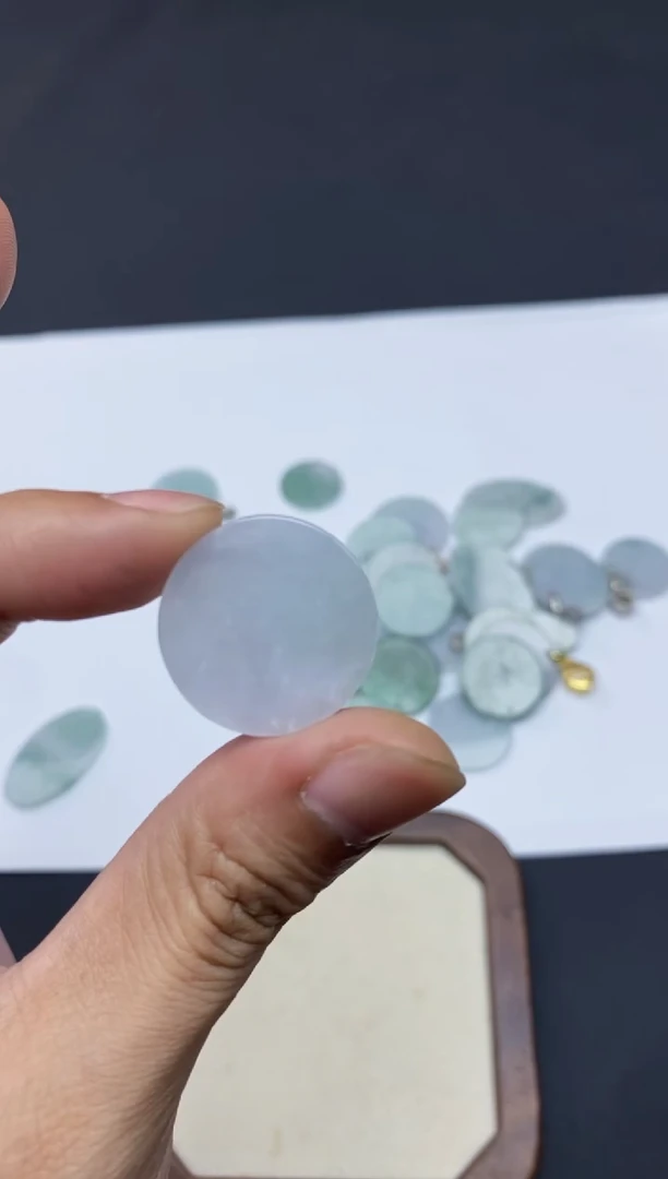 颈饰未镶嵌翡翠1