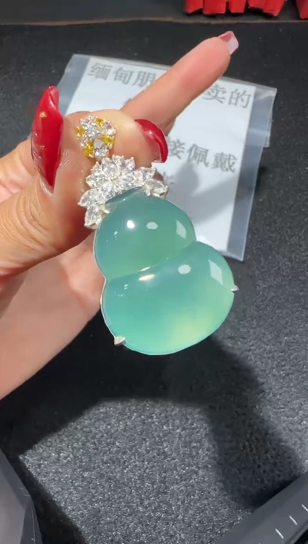 【闪购商品】翡翠吊坠(赠链)银S925镶嵌8930多样性发货拍一发一