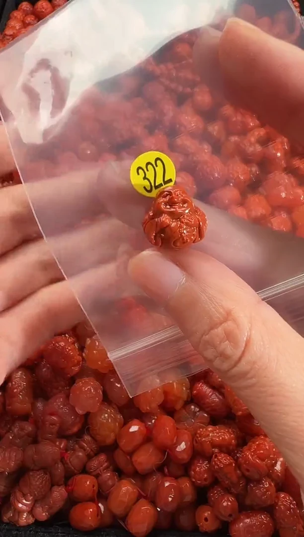 颈饰未镶嵌南红玛瑙1