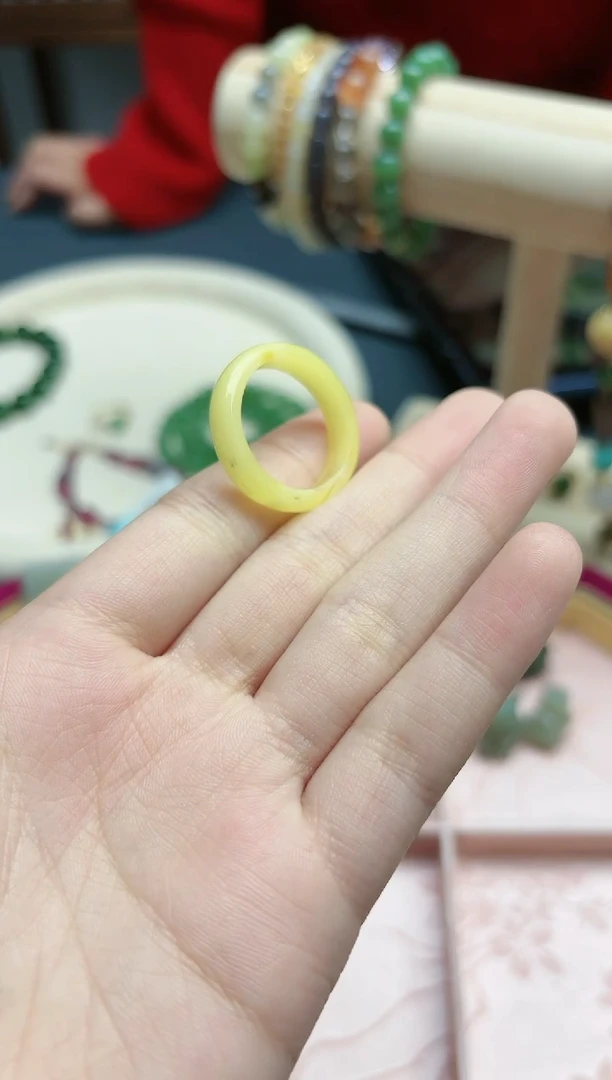 【闪购商品】蜜蜡裸石未镶嵌蜜蜡跑环（微瑕）赠皮绳