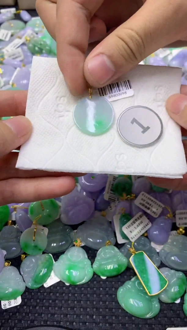 颈饰未镶嵌翡翠天然缅甸翡翠A货