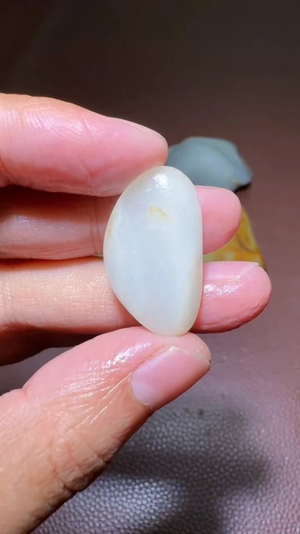 未镶嵌和田玉挂件和田玉