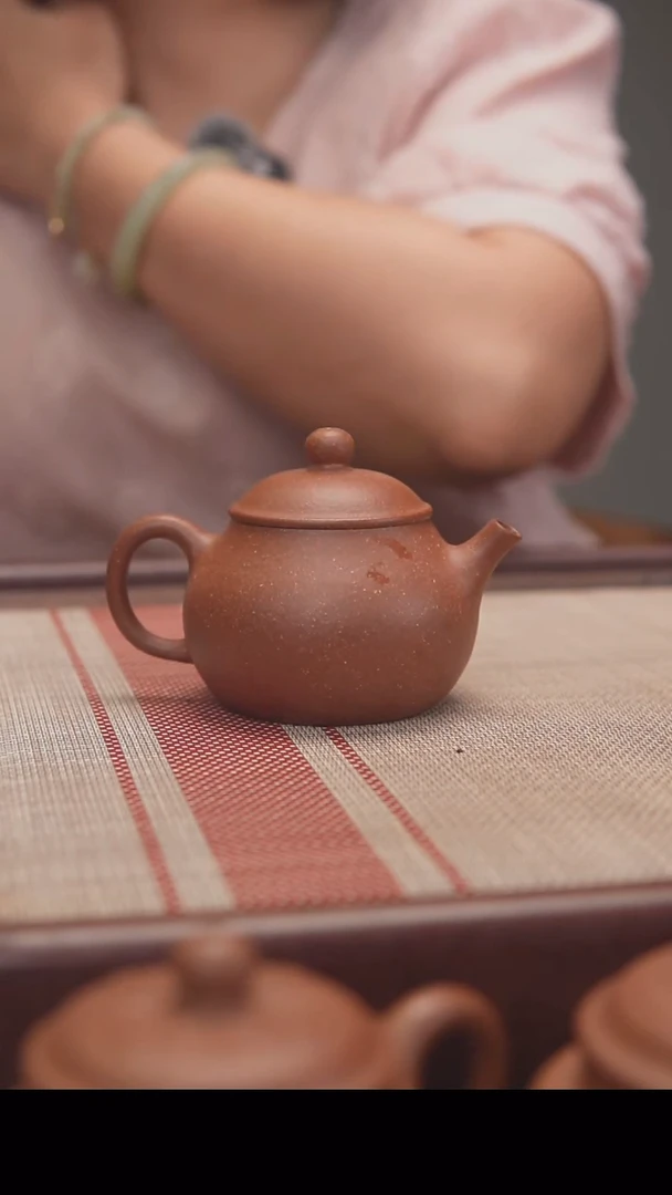 茶壶紫砂黑墩头梨型130cc