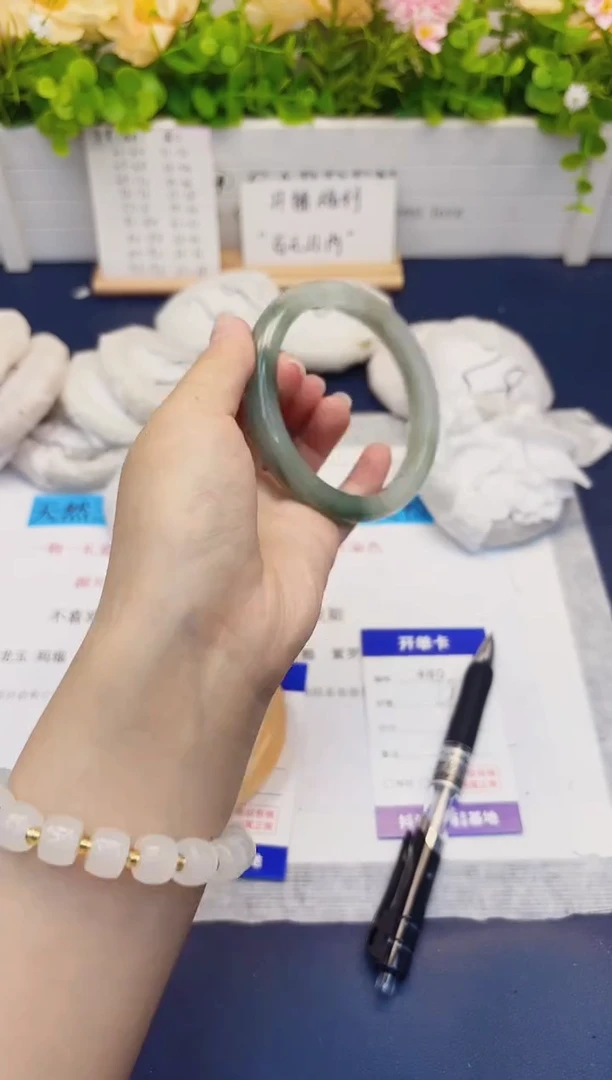 石英质玉手镯未镶嵌460-天山翠-圈口62