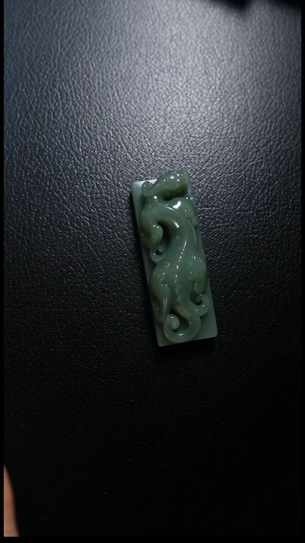 颈饰未镶嵌和田玉手把件