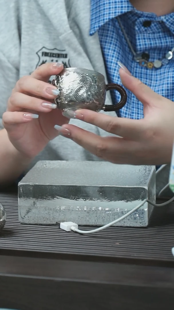 侧把浮雕龙杯-85g